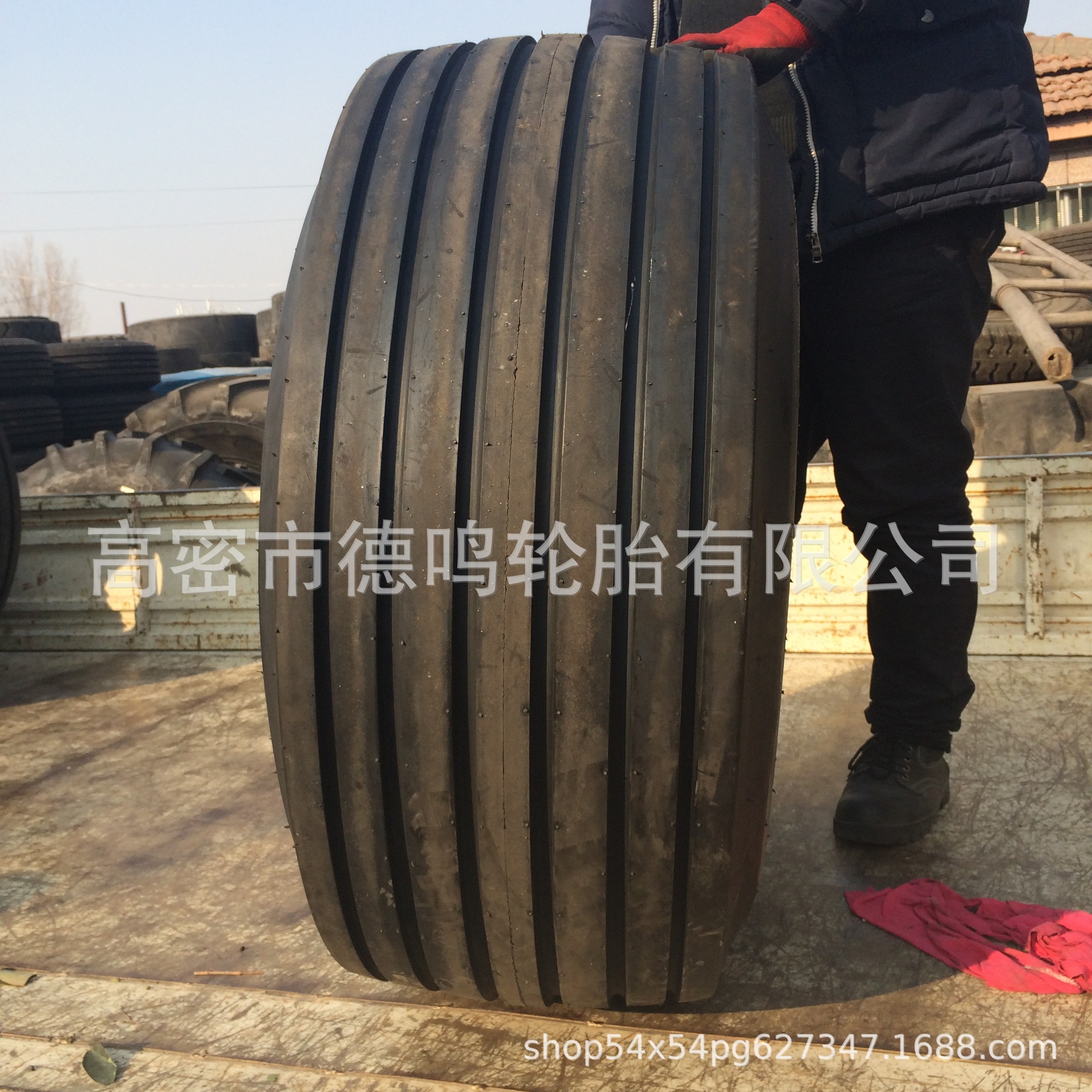 Suministro de neumáticos de la máquina de ensilado 12.5L-15 I-1 neumáticos de la máquina empacadora 16.5L-16,1