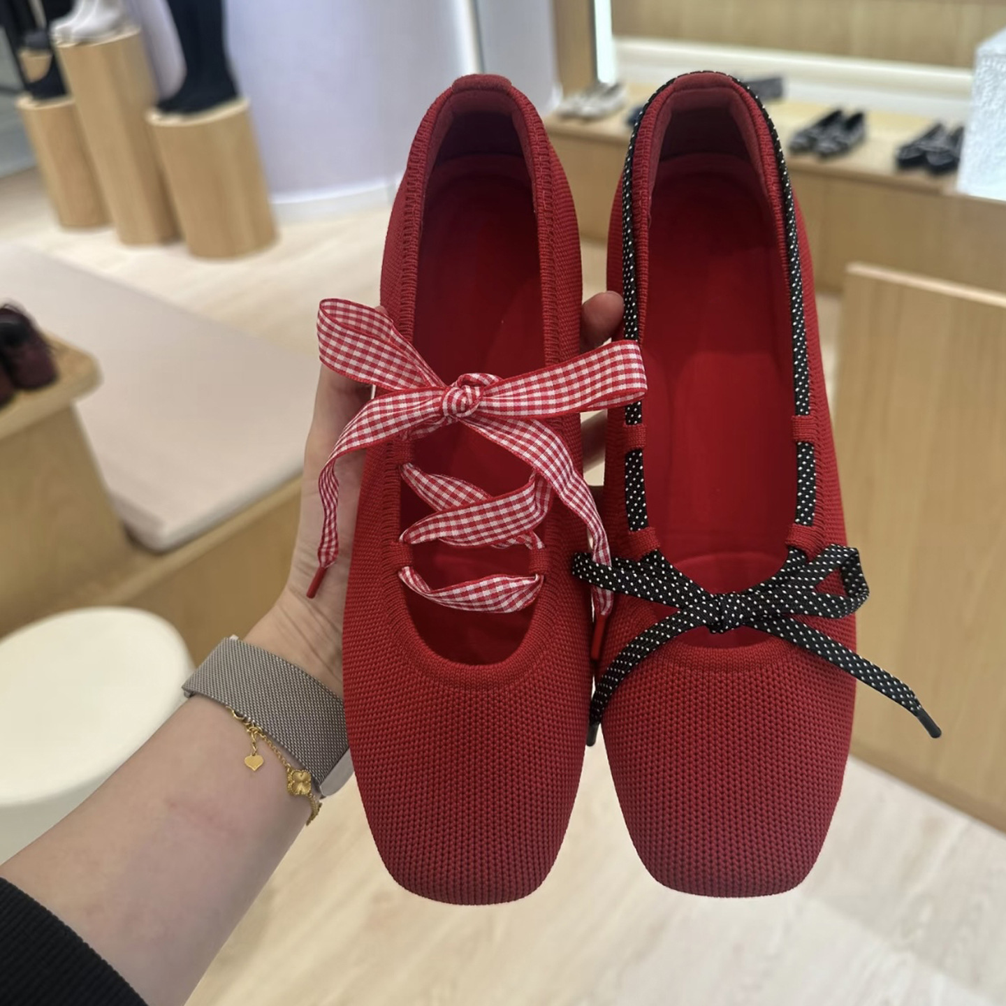 Red (3 pairs of shoelaces)