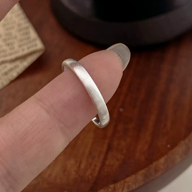 戒指;项链;耳钉