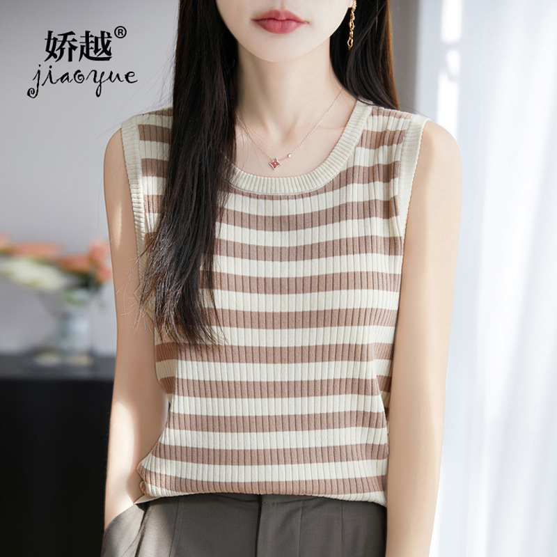 Silk summer vest with a round collar