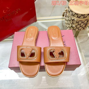 ���QV����Ь��ɫ��Ƥ�U��һ����Ůʿ�⴩��Ь�S�����l؛Դ������