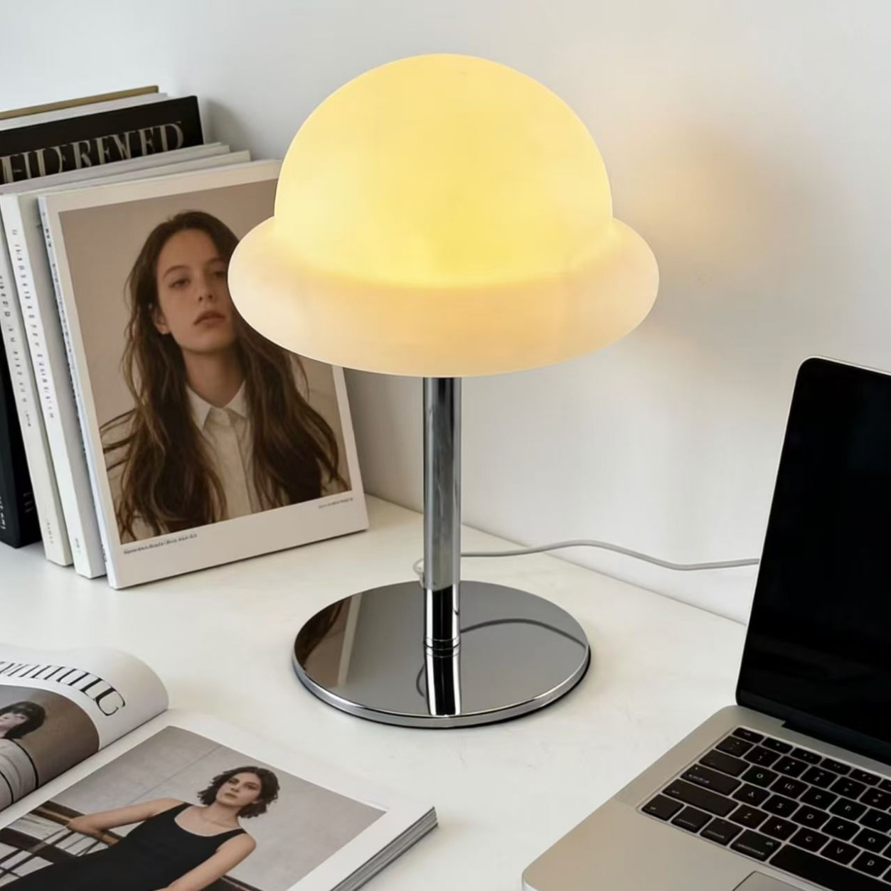 Lámpara de escritorio de crema de macarón medieval sala de estar dormitorio estudio cabecera de cama red atenuable luz nocturna hongo lámpara decorativa