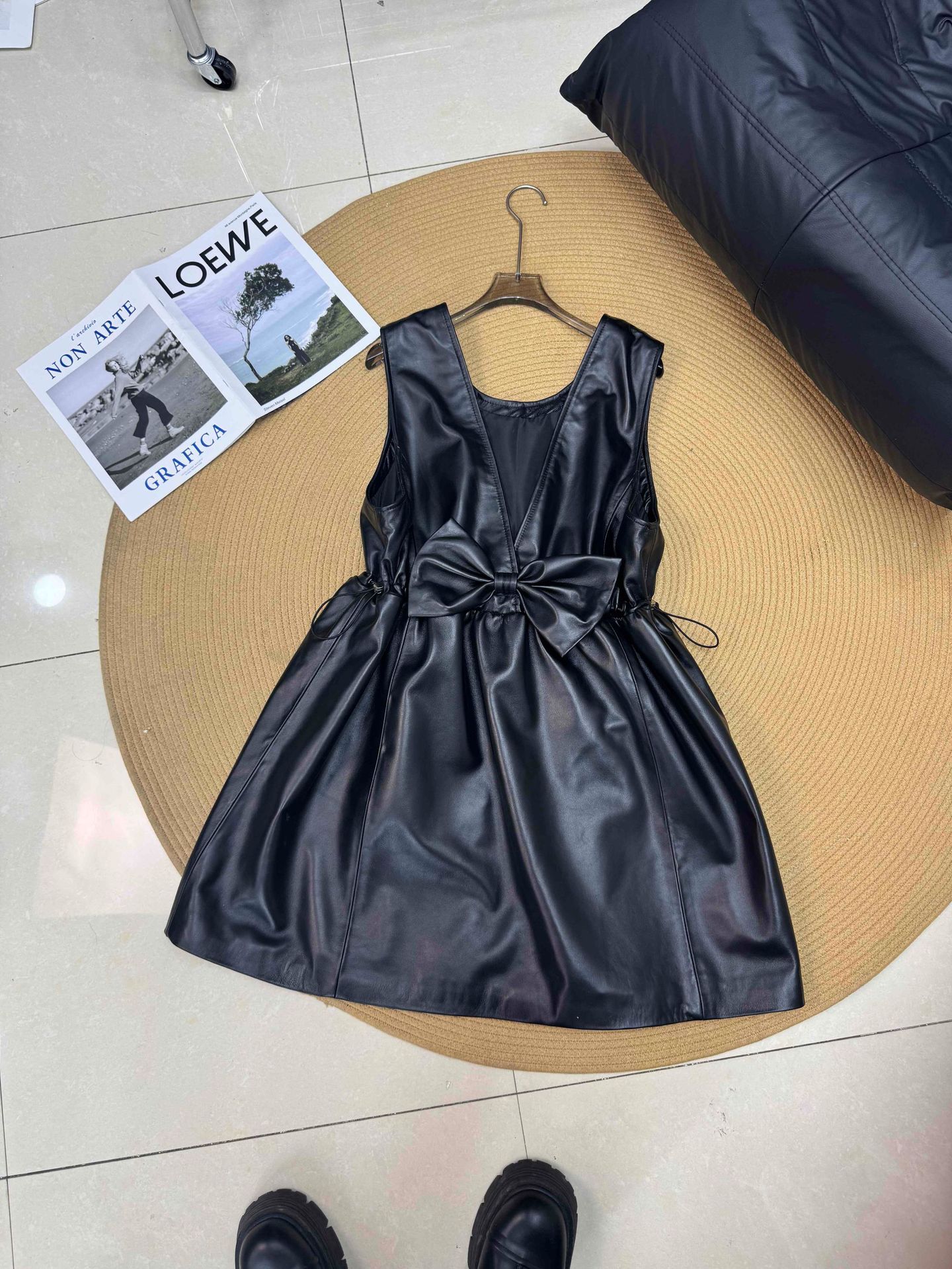 Fashionable autumn long sleevless dress sleevless