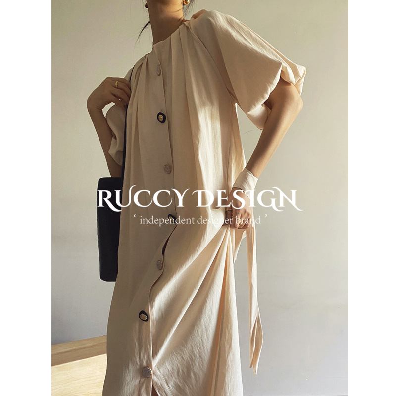 RUCCY夏秋法式设计感立体剪裁灯笼袖异性扣麻感宽松中长款连衣裙