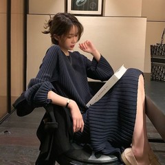 【现货】慵懒风圆领藏蓝色针织连衣裙直筒宽松显瘦毛衣裙气质长裙