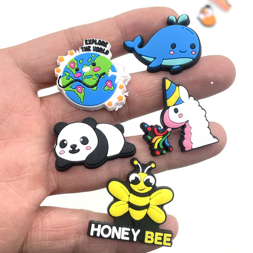 Adorable cute cartoon animal holey shoes flower shoe buckle PVC soft rubber personalized DIY garden shoe decoration buckle
