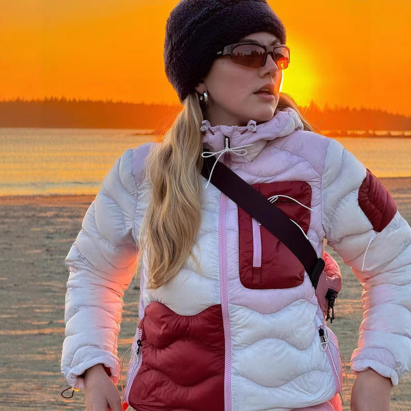 High-Quality Pp Home Wave Quilted Lightweight Outdoor Sports Hooded Lightweight Warm Windproof and Water-Repellent down Jacket for Women