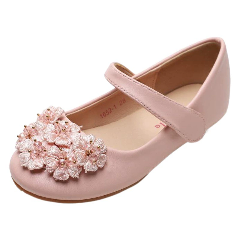 Обувь принцессы для учеников начальной школы 2024 Южная Корея Летняя детская обувь с жемчужным цветком на липучке с мягкой подошвой детская Однослойная обувь для женщин