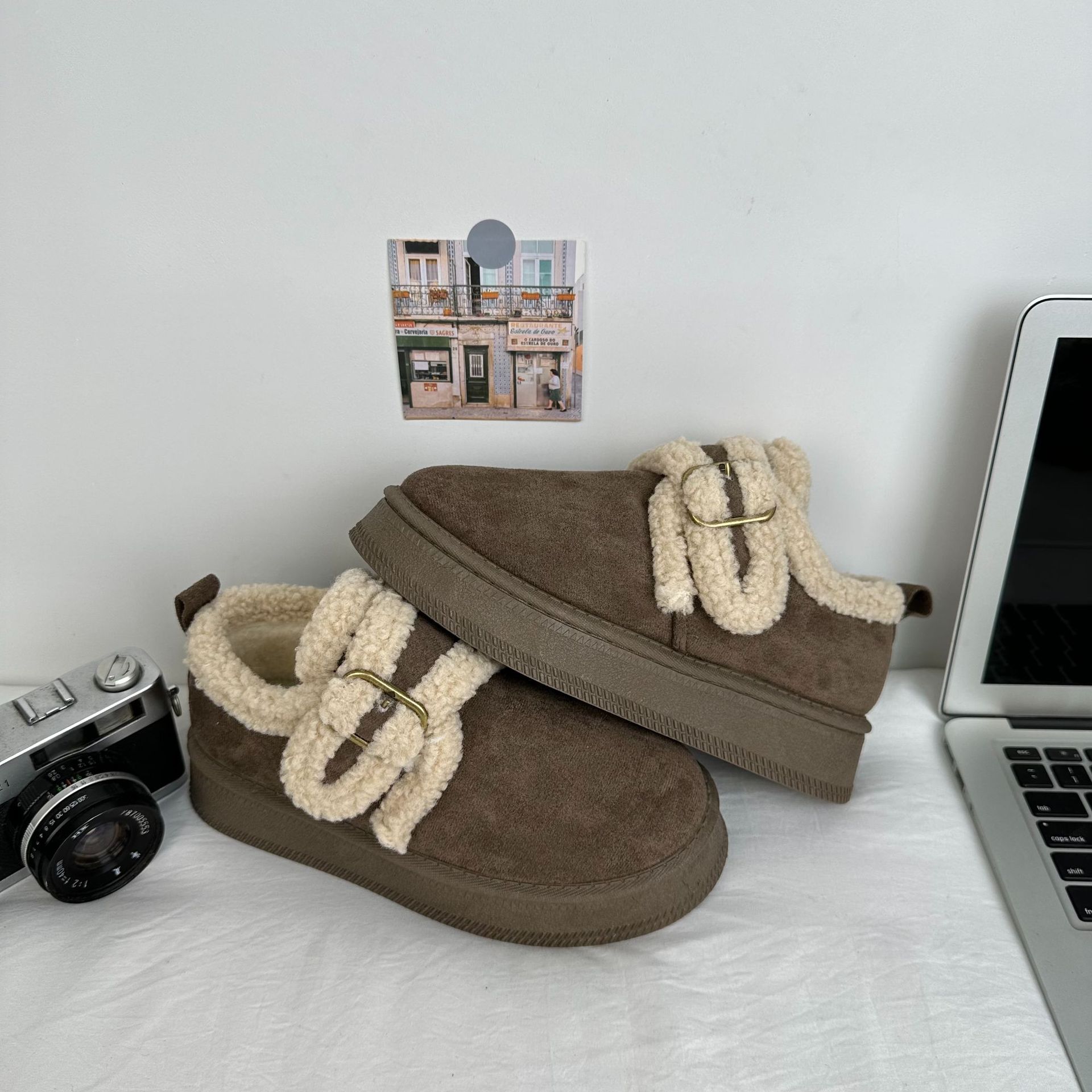Zapatos de algodón de invierno de onda lejana para alumnas ropa exterior casual más zapatos de mujer de terciopelo 2024 nuevas zapatillas de nieve coreanas de tubo bajo en nombre del cabello image 7