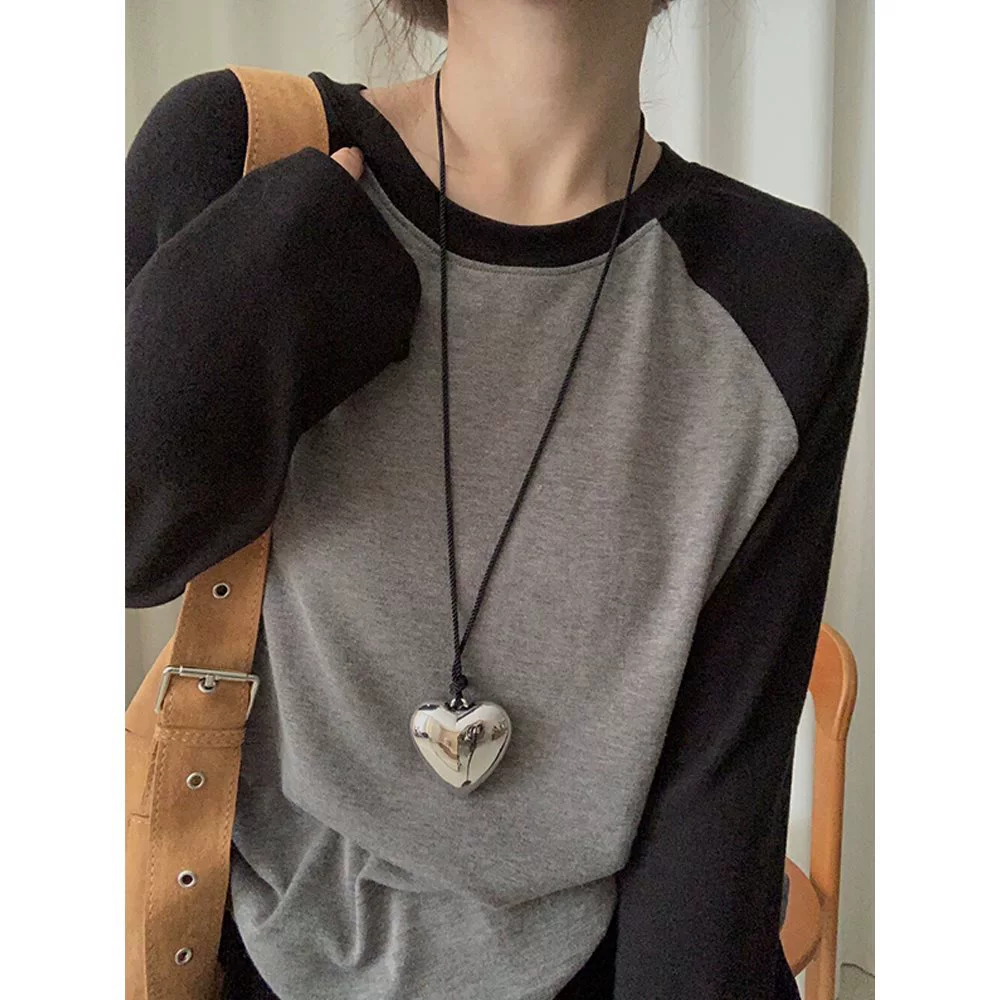 Женская рубашка реглан с длинными рукавами в американском стиле ретро, ​​осень и зима 2025, новая нижняя рубашка, свободный универсальный топ с круглым вырезом для похудения