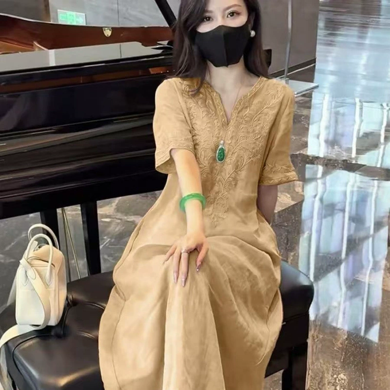 2025 новый летний стиль свободная утягивающая длинная юбка новый китайский национальный стиль платье с глубоким вырезом и тяжелой вышивкой для женщин