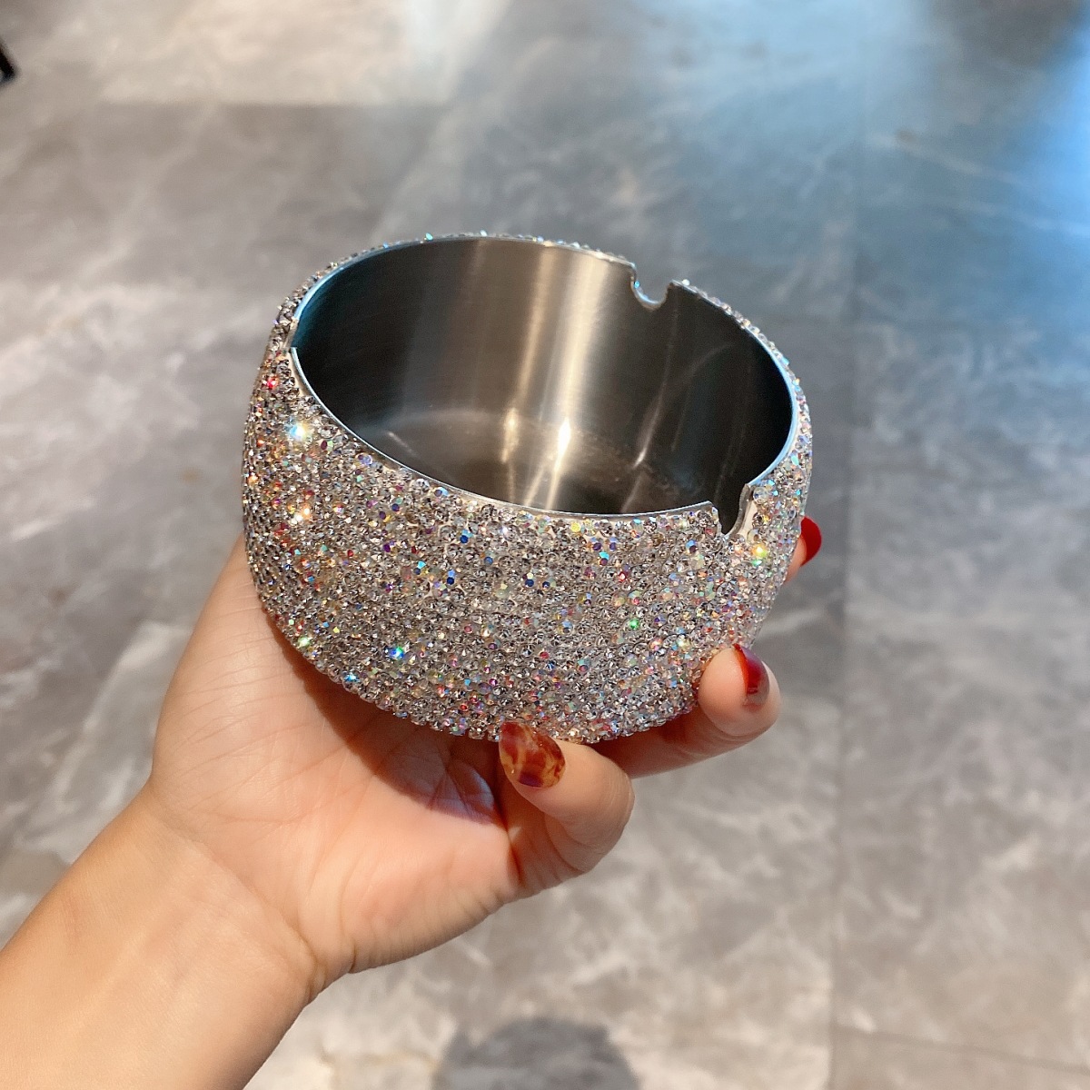 Cross-border Stainless Steel Diamond-encrusted Classroom Furniture Gifts Ashtray Nightclub Simple Drop-resistant Personalized Furnishings