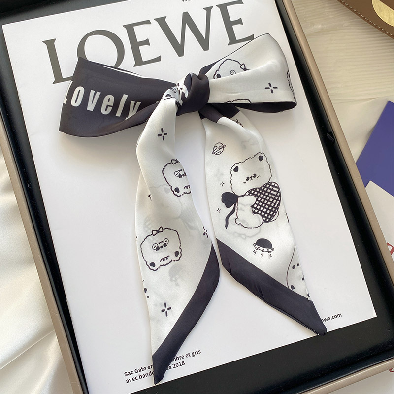 Abrazo oso blanco y negro