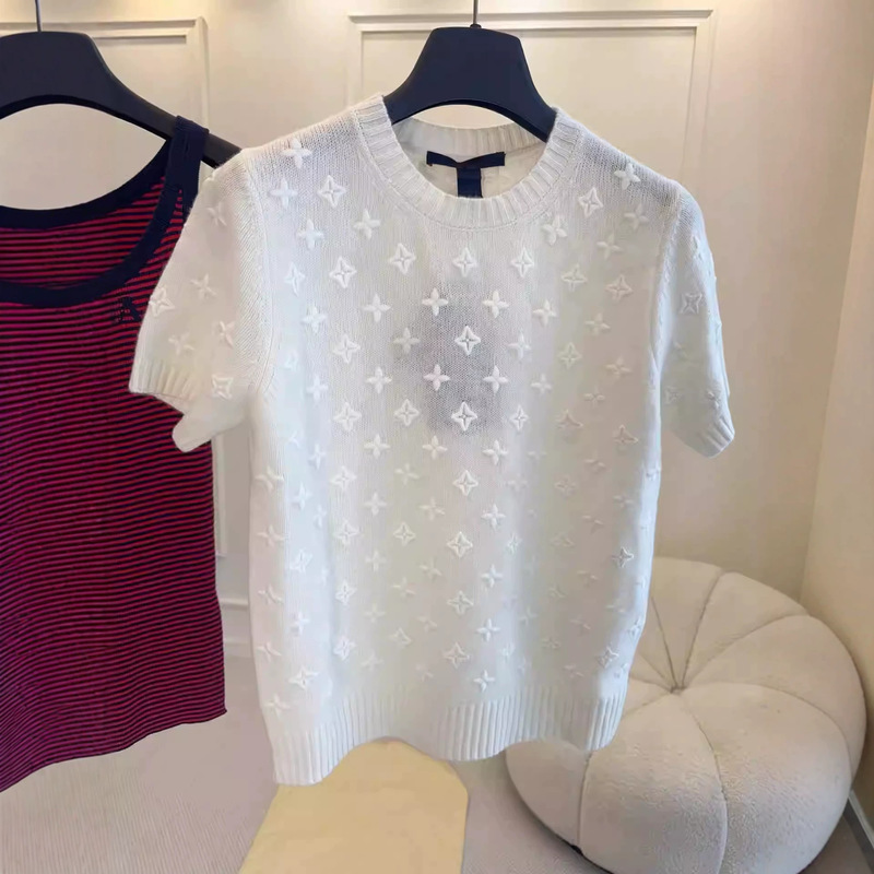 Nanyou Haute Couture 26Th Summer Collection: Elegant and Slightly Transparent Knitted Short-Sleeve Top with Monogram Lettering for Women Nanyou Haute Couture 26Th Summer Collection: Elegant and Slightly Transparent Knitted Short-Sleeve Top with Monogram Lettering for Women