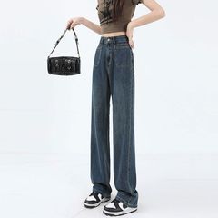 ジーパンは腰が高くて痩せています。女性はゆったりとしています。
