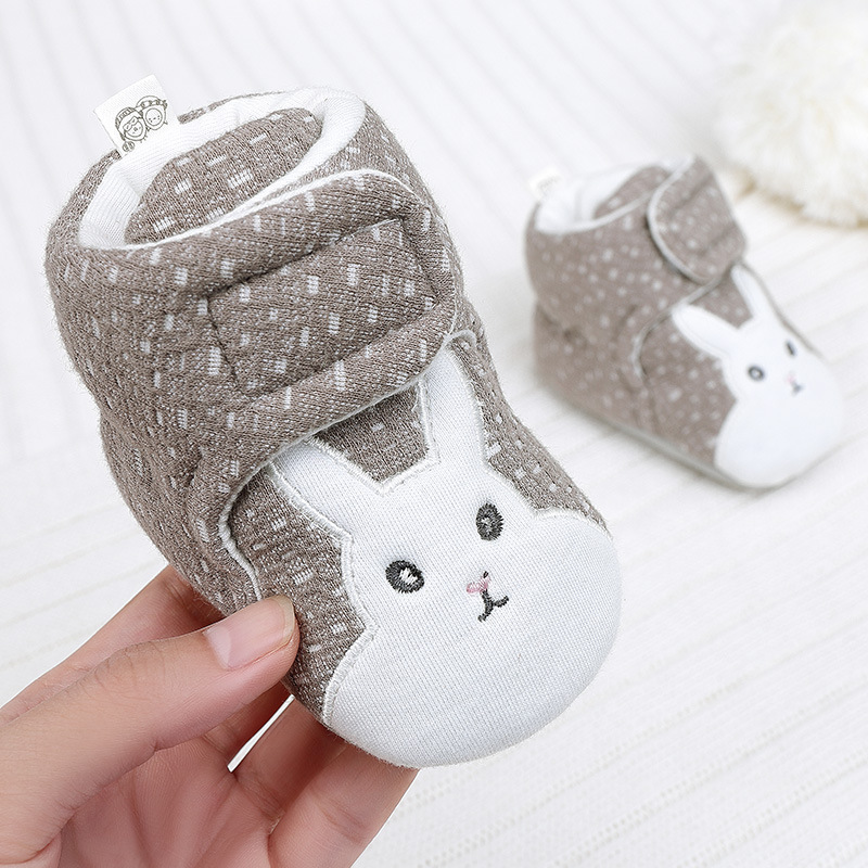 新款春夏宝宝鞋子0-6-12个月婴儿鞋软底刺绣舒适不掉步前布鞋