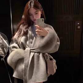 法式复古呢子大衣女2026冬季新款小个子狐狸毛短款灰色羊毛呢外套