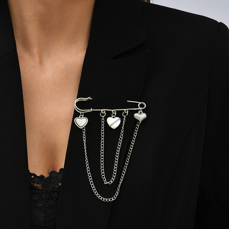 Creative Waist Love Chain Brooch Trend Long Collar Pin Jewelry display picture 2