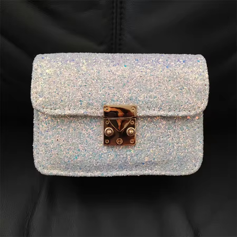 2025 primavera y verano estilo caliente moda casual niños dulces bolsa de gelatina mini bolso de mensajero de un solo hombro variedad al por mayor
