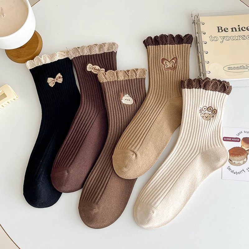 Medias de calcetines de mujer curry serie de dibujos animados bordados encaje cuatro estaciones verano y otoño nuevo estilo encantador japonés retro en la tendencia