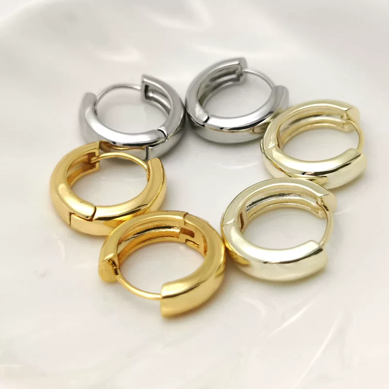 Кривые серьги, аксессуар, серьги-клипсы, 18 карат, 14 карат, золотистый цвет, европейский стиль, оптом