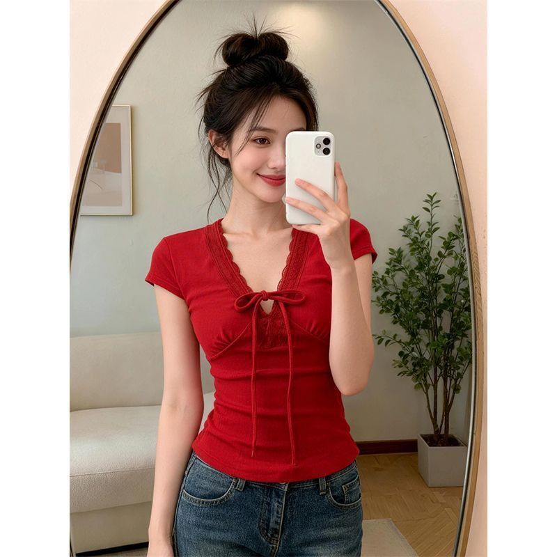 Plus-size lace trim V-neck short-sleeve T-shirt for women, summer 2026 new style, slim-fit red top for plus-size women Plus-size lace trim V-neck short-sleeve T-shirt for women, summer 2026 new style, slim-fit red top for plus-size women