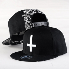 New unisex flat brimmed hats for street dance, cool and stylish hip-hop hats with cross-stitch, baseball caps for casual and fashionable street fashion trendsetters.