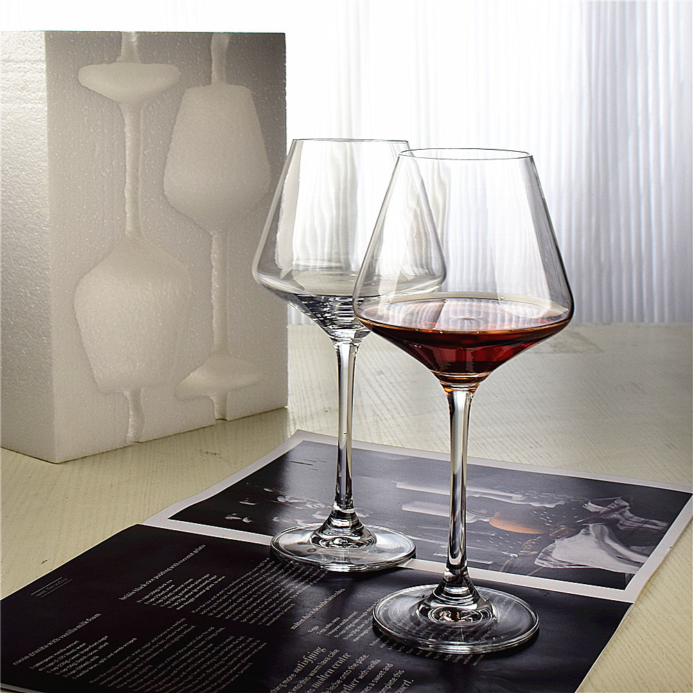Crystal wineglass, pack