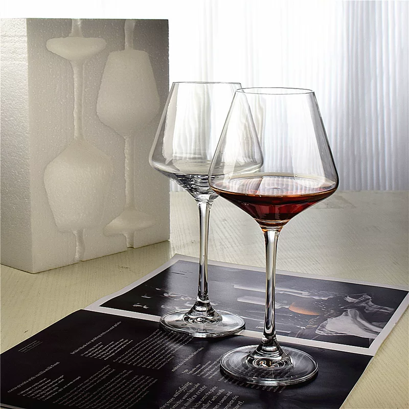 Crystal wineglass, pack