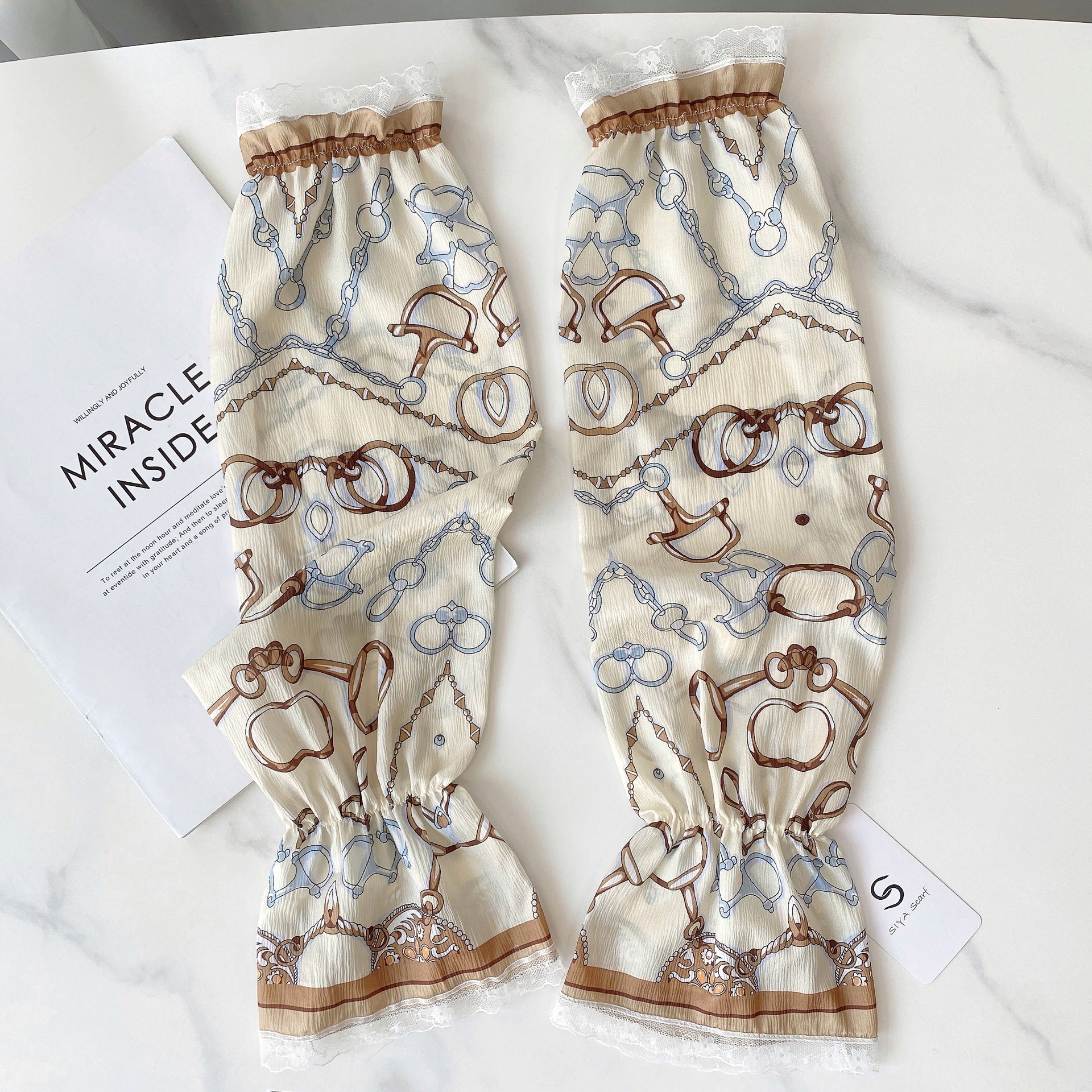 Verano estilo coreano ligero transpirable overse manga de encaje de las mujeres protección solar fresca manga de hielo satinado protección del brazo de conducción al aire libre al por mayor