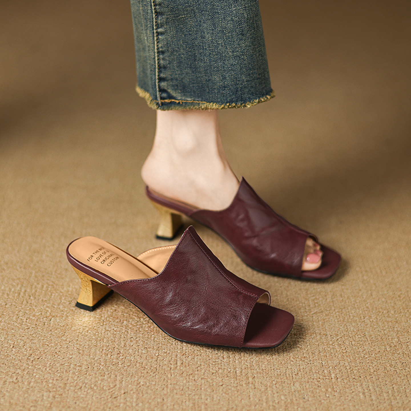 Sandal cao gót nữ hở mũi quai ngang da cừu gót 5 cm — đen