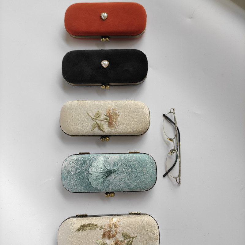 Handmade Embroidered Velvet Vintage Artistic Myopia Sunglasses Glasses Case Women's Portable Storage Box