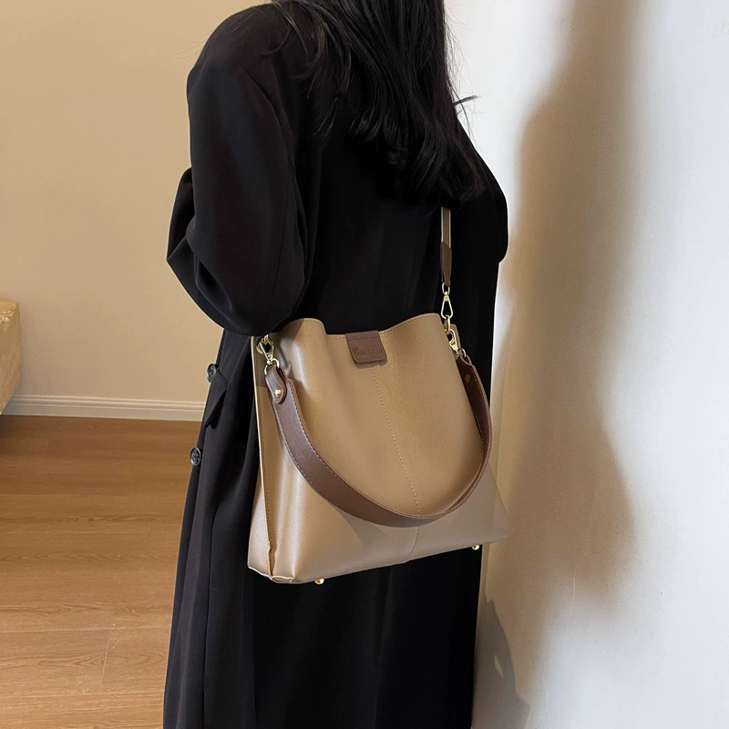 Capacious Shoulder Bag with Retro Style, Adjustable Strap, One-Shoulder Design in Multiple Colors
