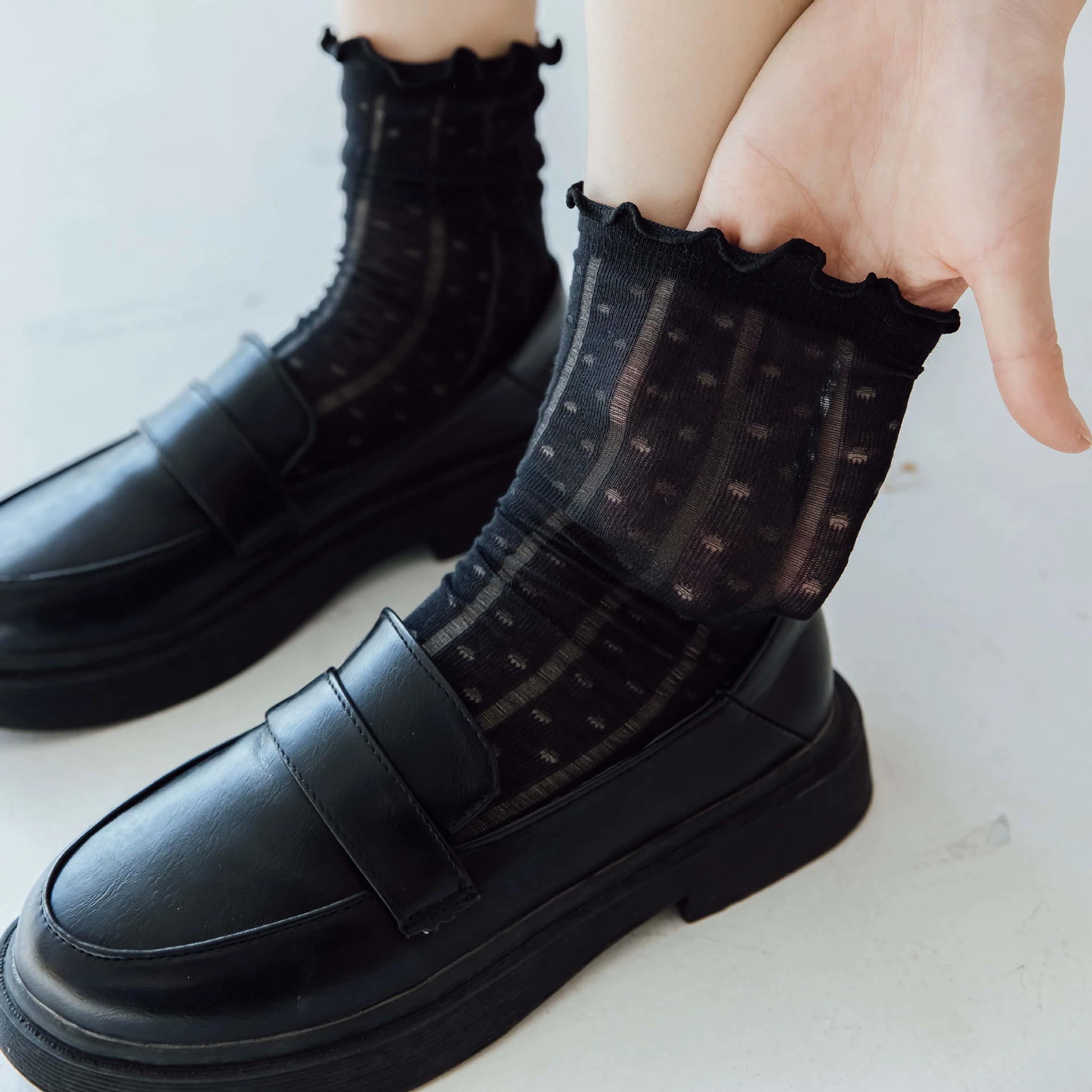 Socks in summer net eye hollow and breathable women's middle stockings college wind black and white jk socks Japanese wood ear pile pile of socks
