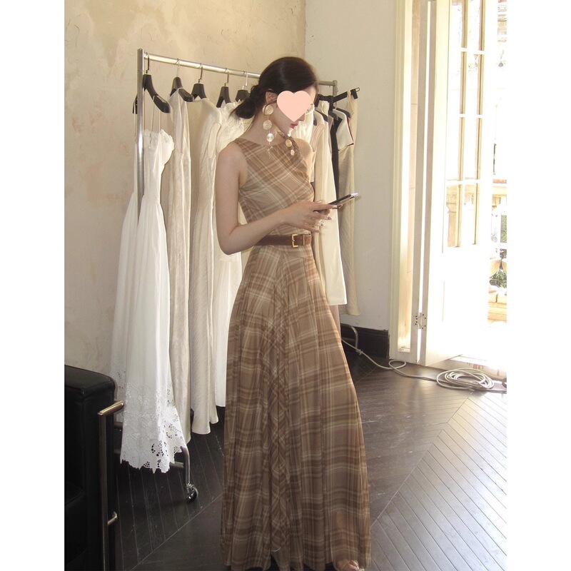 Modern Lover French Retro Sleeveless Twist Knot Flared Dress with a Stylish Design and Waist-Cinching Long Skirt