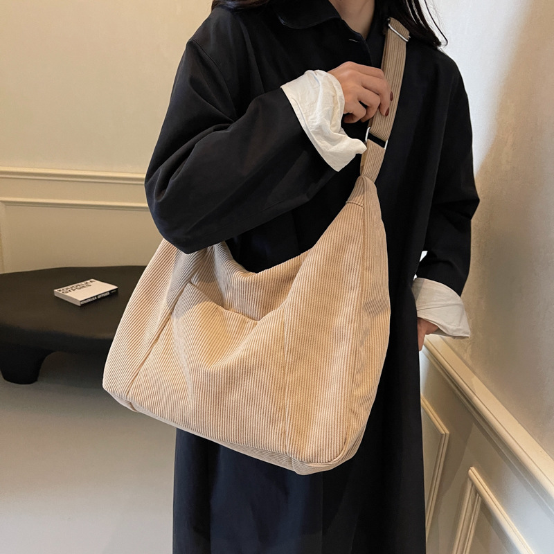 Bolsos Bolsos para mujer Bolsos especiales de gran capacidad 2024 otoño e invierno nuevo bolso bandolera salvaje bolso de tela para estudiantes de clase