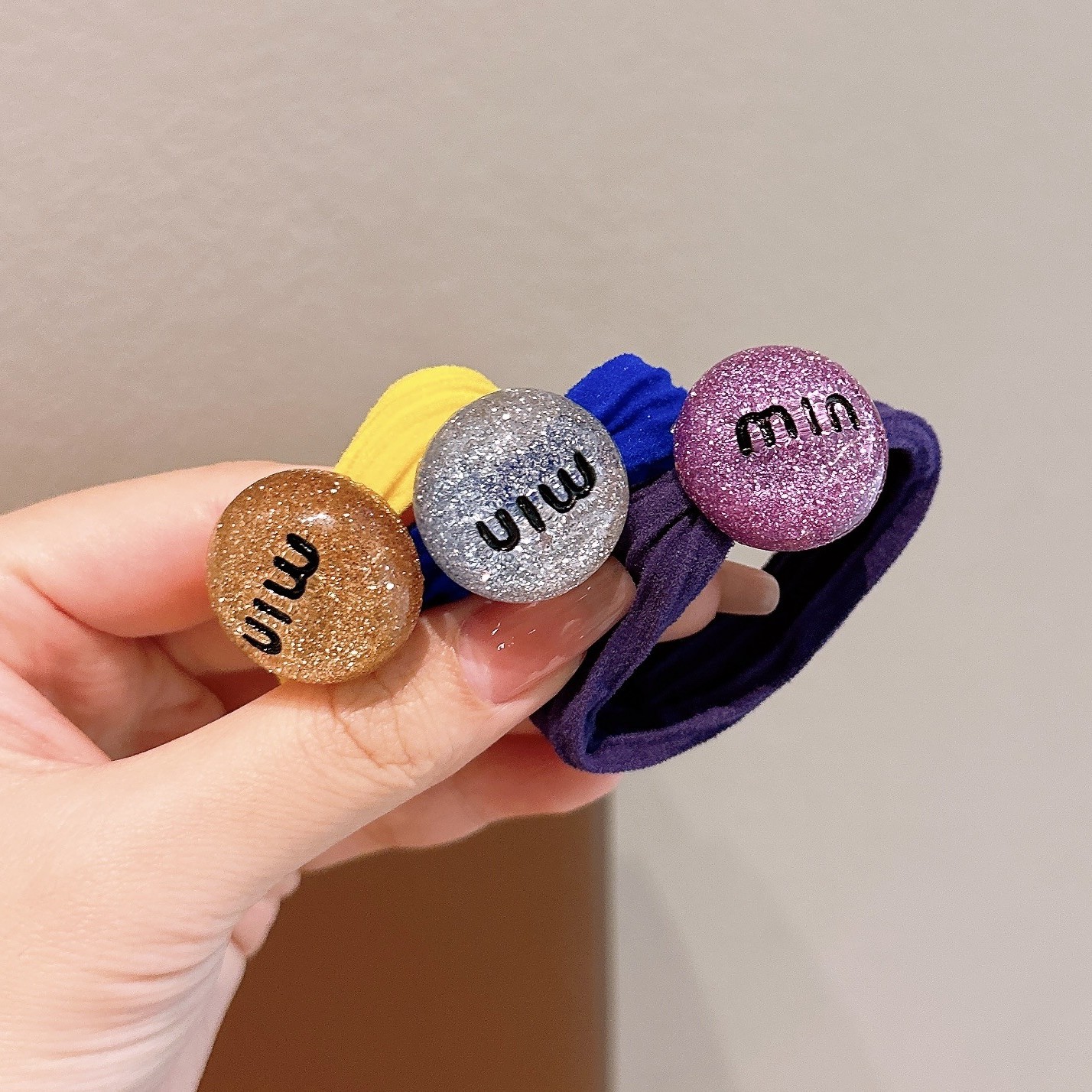 Círculo de cabello de letras para niños, cabello elástico de cabello alto, cuerda de bola brillante, cuerda de cabeza de bola, bebé no lastimará anillo de toalla de cabello