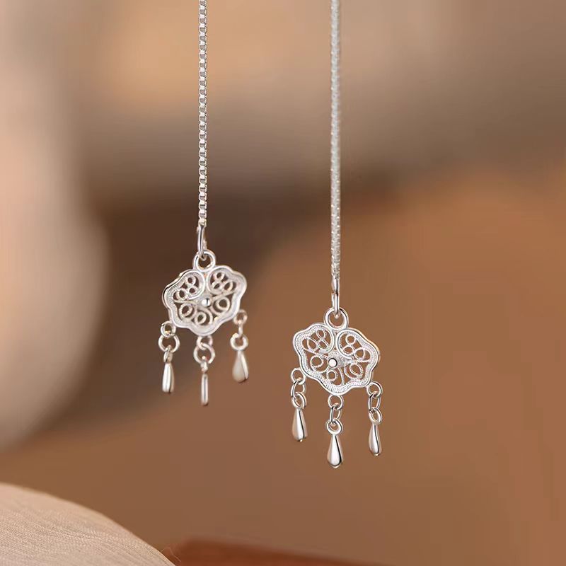 Earrings, protective amulet, light luxury style, high-end