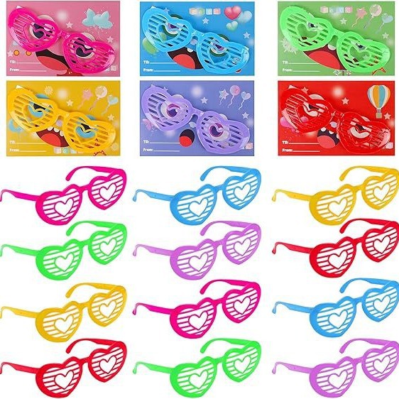跨境亚马逊情人节儿童爱心眼镜学校互送礼品卡片小玩具爱心壳套装