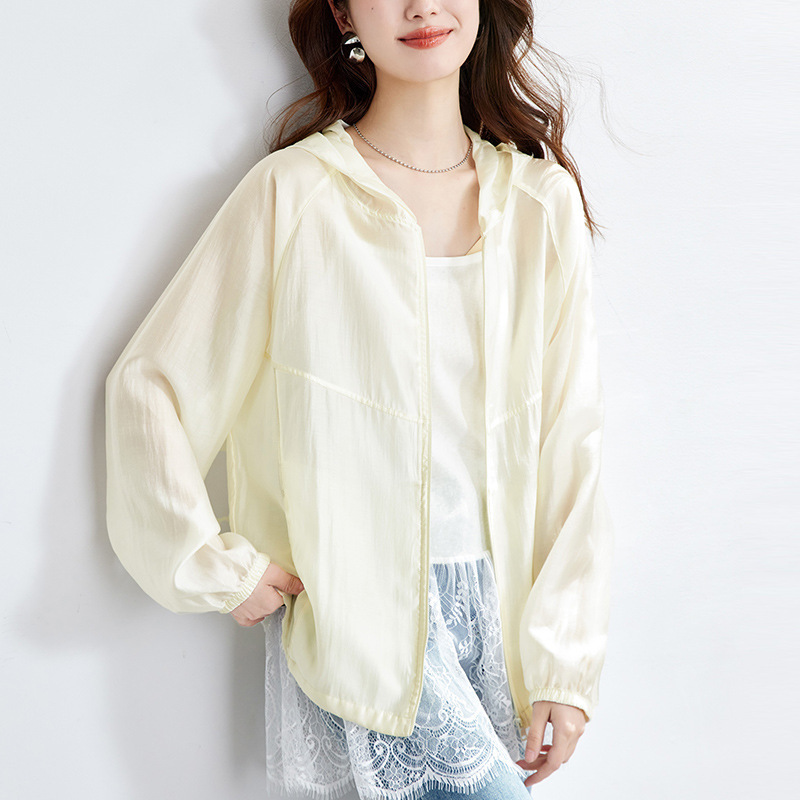 Tencel Cloud Gauze Puff Sunscreen Coat Women's 2025 Summer New Outer Wear Thin Hooded Cardigan Top Tencel Cloud Gauze Puff Sunscreen Coat Women's 2025 Summer New Outer Wear Thin Hooded Cardigan Top