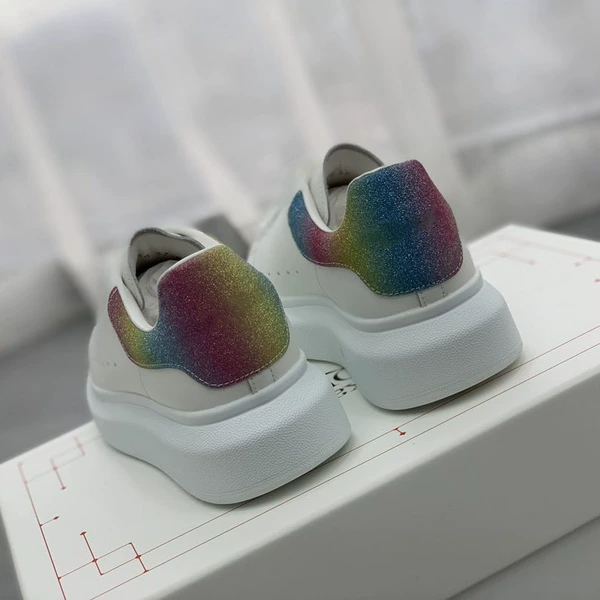 Rainbow tail