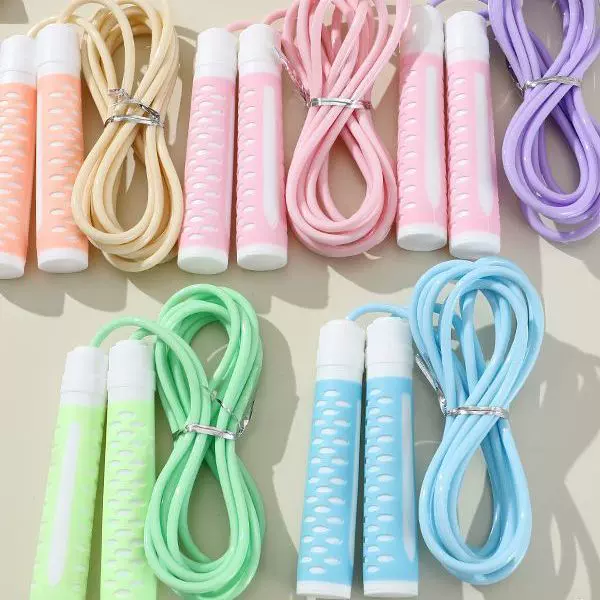 厂家直销学生成人比赛竞技橡胶跳绳 可调长度跳绳