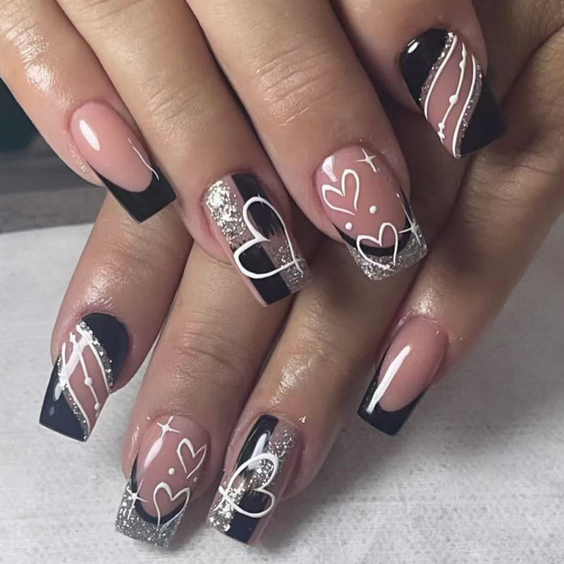 24 Chinese Valentine's Day Simple Black and White Silver Graffiti Love Line Design Wearing Manicure and False Nails