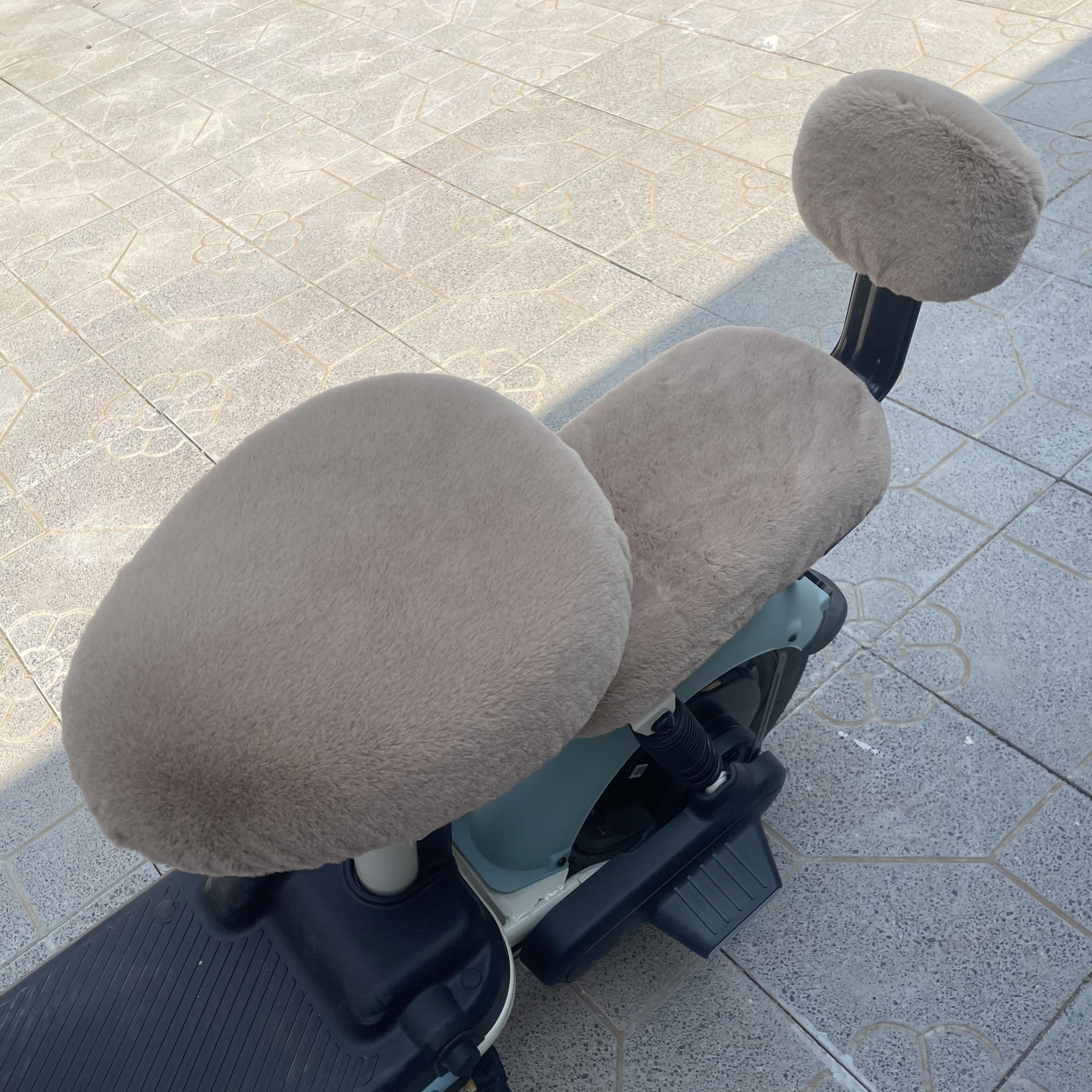 New Winter Plush Electric Vehicle Seat Cover, Universal Fit, Thickened and Fleece-Lined, Cold-Proof, Warm, Dust-Proof Protective Cover