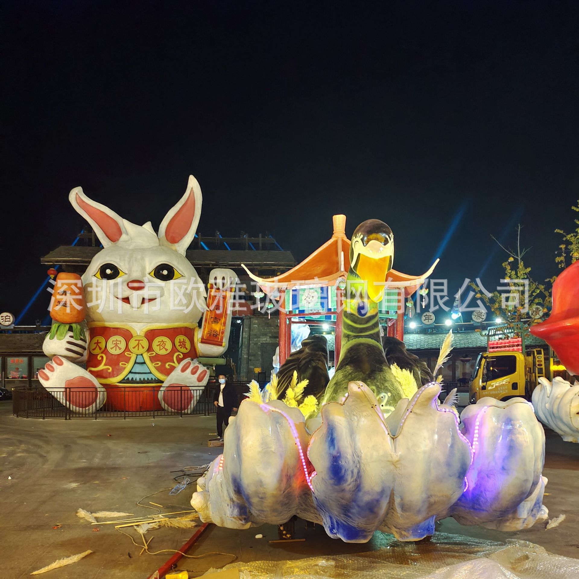 机械设备玻璃钢机壳 医疗设备玻璃钢天线罩外壳游戏卡通美陈雕塑