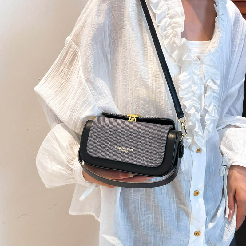 Bolso coreano de nicho 2025 nuevo bolso de mujer de verano bolso de hombro de letras de viento bolso de moda color contraste mochila