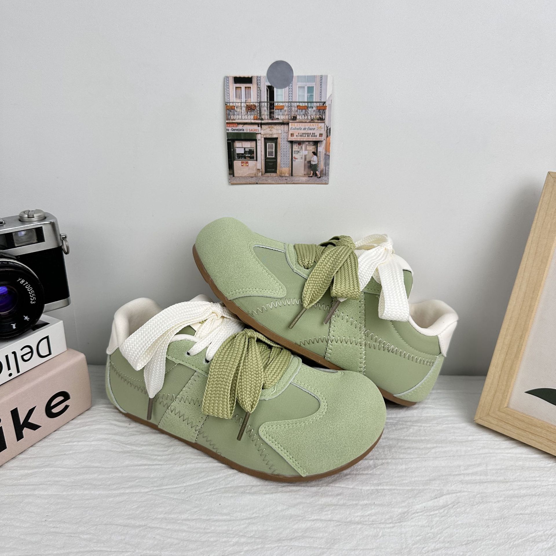 Yuanbo zapatos mujer 2025 nuevos zapatos blancos zapatos de verano zapatos de mujer zapatos de pan zapatos casuales de todo fósforo zapatos de entrenamiento alemán