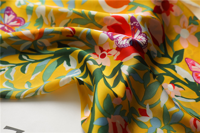 Women's Sweet Simple Style Flower Silk Printing Silk Scarf display picture 4