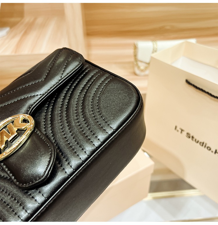 2023 Nuova borsa in vera pelle di vendita calda, borsa con cinturino a catena per borsa Wine God Lingge, borsa piccola alla moda, femmina_voghion.com