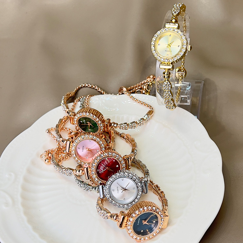 One Piece Buckle Buckle Style Round Dial Shape Lady Round One Piece Buckle Quartz Women's Watches